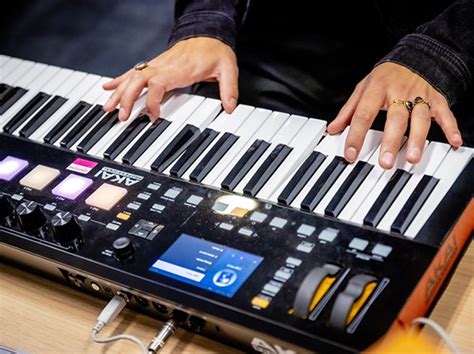 associate degree electronic music